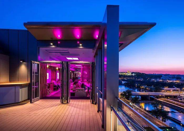 Hilton Atrium Hotell 5*