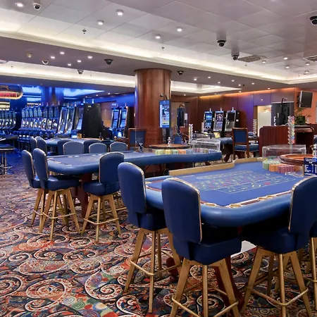 Hilton Atrium 5* פראג