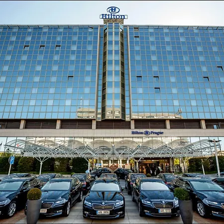Hilton Atrium 5* פראג