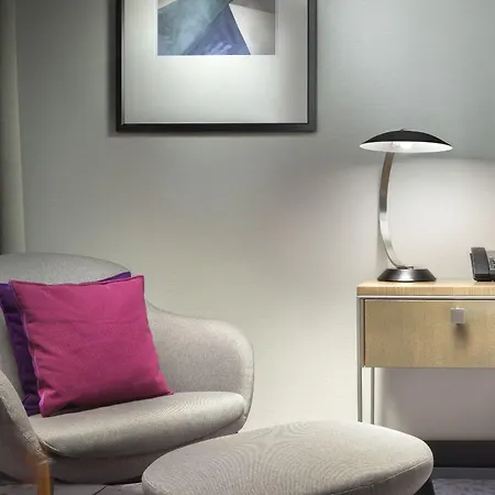 מלון Hilton Atrium