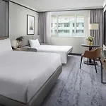 Hilton Atrium 5* براغ