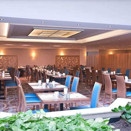 Hilton Atrium 5*
