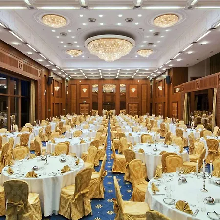 Hilton Atrium 5*