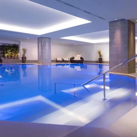 Hilton Atrium ホテル 5*