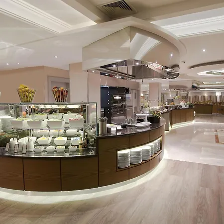 Hilton Atrium ホテル 5*