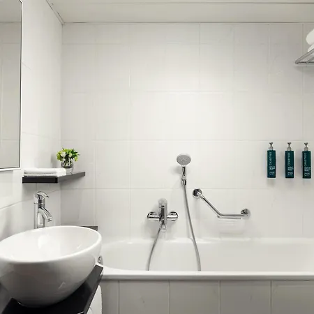 Ξενοδοχείο Hilton Atrium 5*