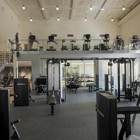 Hilton Atrium Hotel 5*