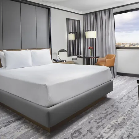 Hilton Atrium 5* Praha