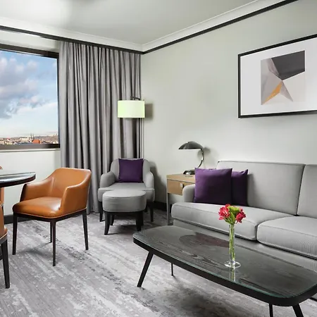 Hilton Atrium Hotell 5*