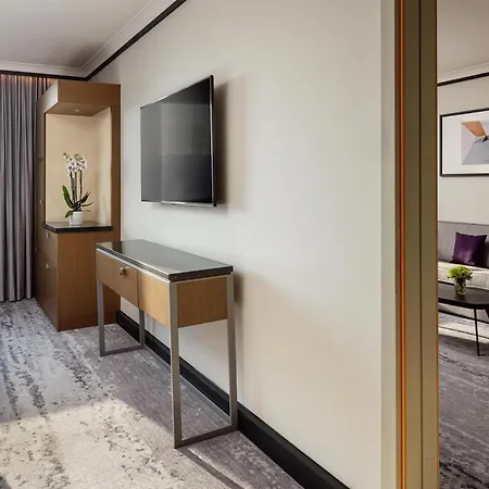 Hilton Atrium Hotell