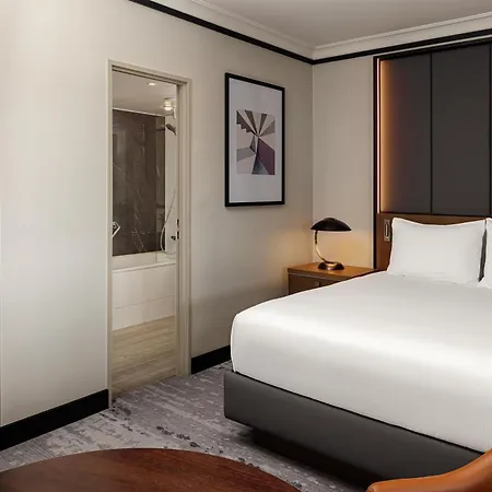 Hilton Hotel 5*