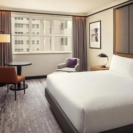 Hilton Atrium ホテル 5*