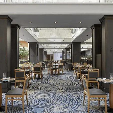 Hilton Atrium ホテル 5*