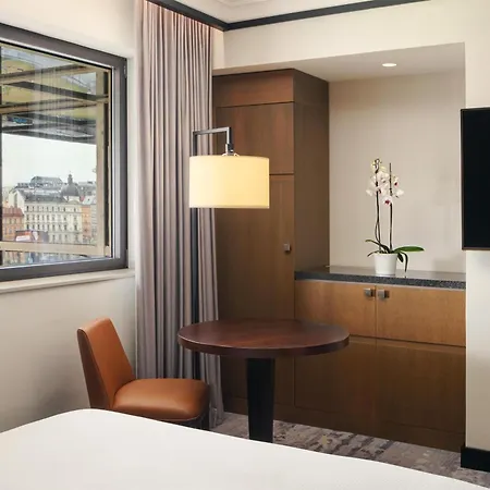 Hilton Atrium 5*