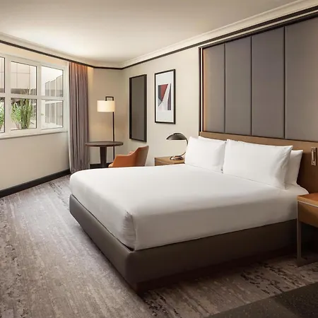 Hilton Atrium ホテル 5*
