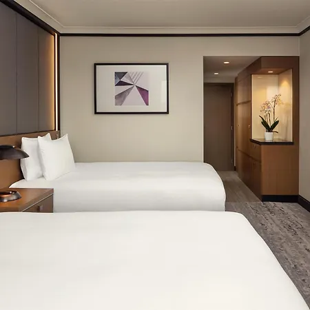 ホテル Hilton Atrium 5*