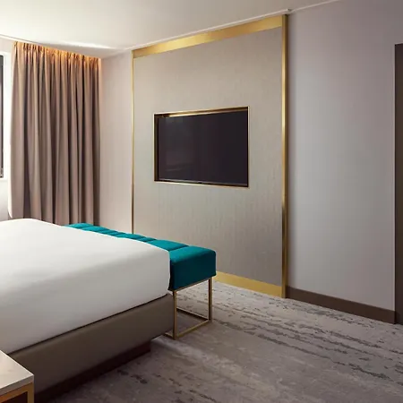 ホテル Hilton Atrium 5*