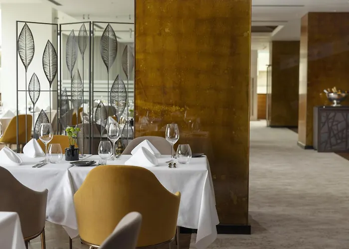 Hotell Hilton Atrium 5*