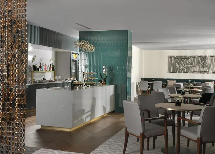 Hotell Hilton Atrium 5*