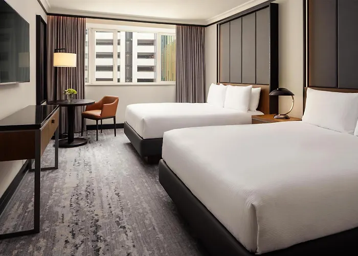 Hilton Atrium מלון