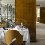 호텔 Hilton Atrium 5*